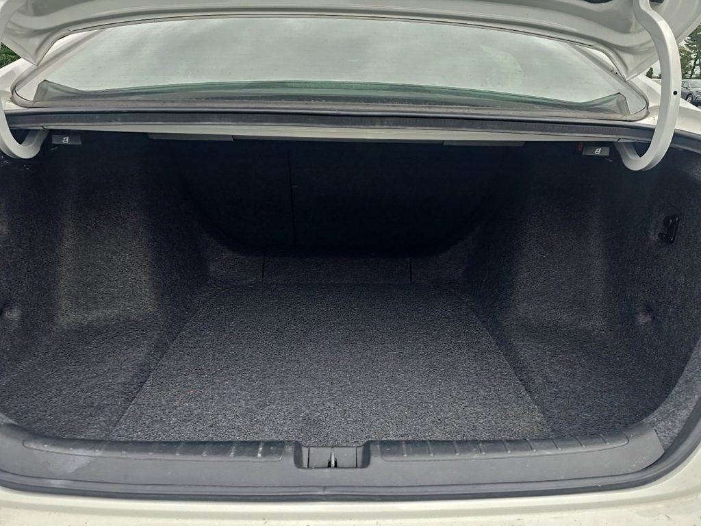 Used 2019 Honda Accord Touring image 12