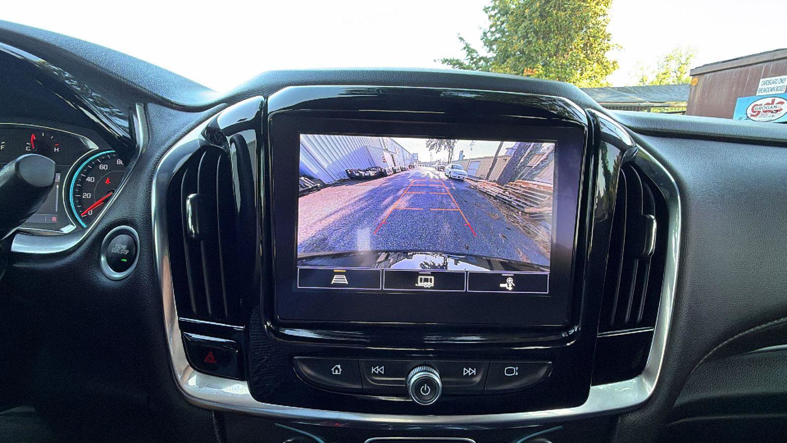 Used 2023 Chevrolet Traverse LT FWD image 33