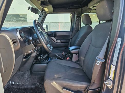 Used 2017 Jeep Wrangler Unlimited Sport w/ Connectivity Group AWD/4WD image 20