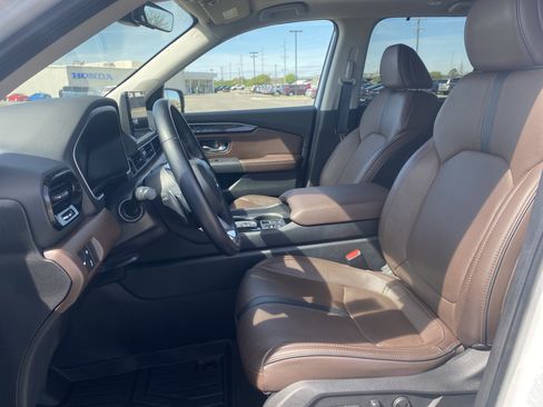 Certified 2024 Honda Pilot Elite image 9