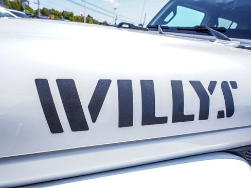 Used 2021 Jeep Gladiator Willys image 7