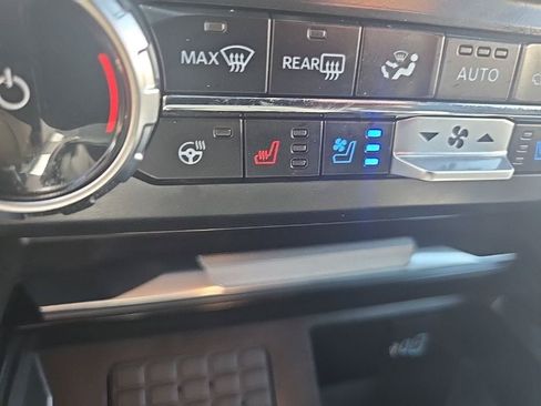 Used 2025 Ford F350 Platinum AWD/4WD image 20
