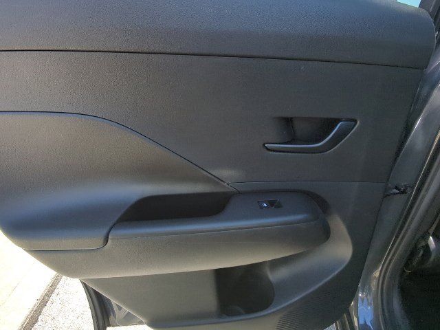 Used 2025 Hyundai Kona SEL FWD image 24