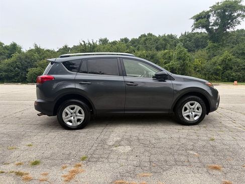 Used 2013 Toyota RAV4 LE FWD image 6