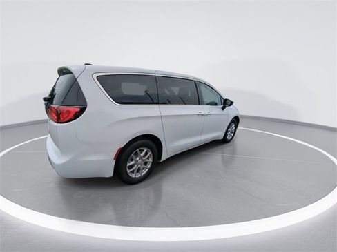 New 2026 Chrysler Voyager LX image 8