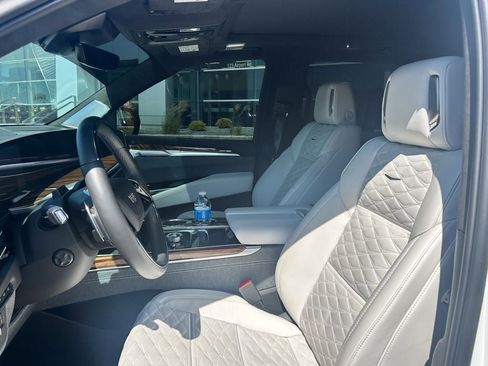 Used 2025 Cadillac Escalade Sport Platinum AWD/4WD image 10