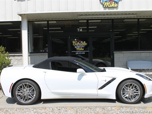 Used 2015 Chevrolet Corvette Stingray Convertible w/ 3LT Preferred Equipment Group RWD image 22