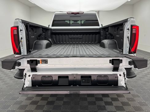 New 2026 GMC Sierra 2500 Denali Ultimate AWD/4WD image 12