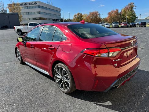 Used 2022 Toyota Corolla SE image 3