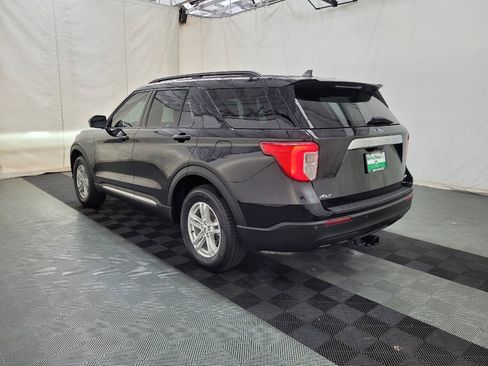 Used 2021 Ford Explorer XLT AWD/4WD image 5