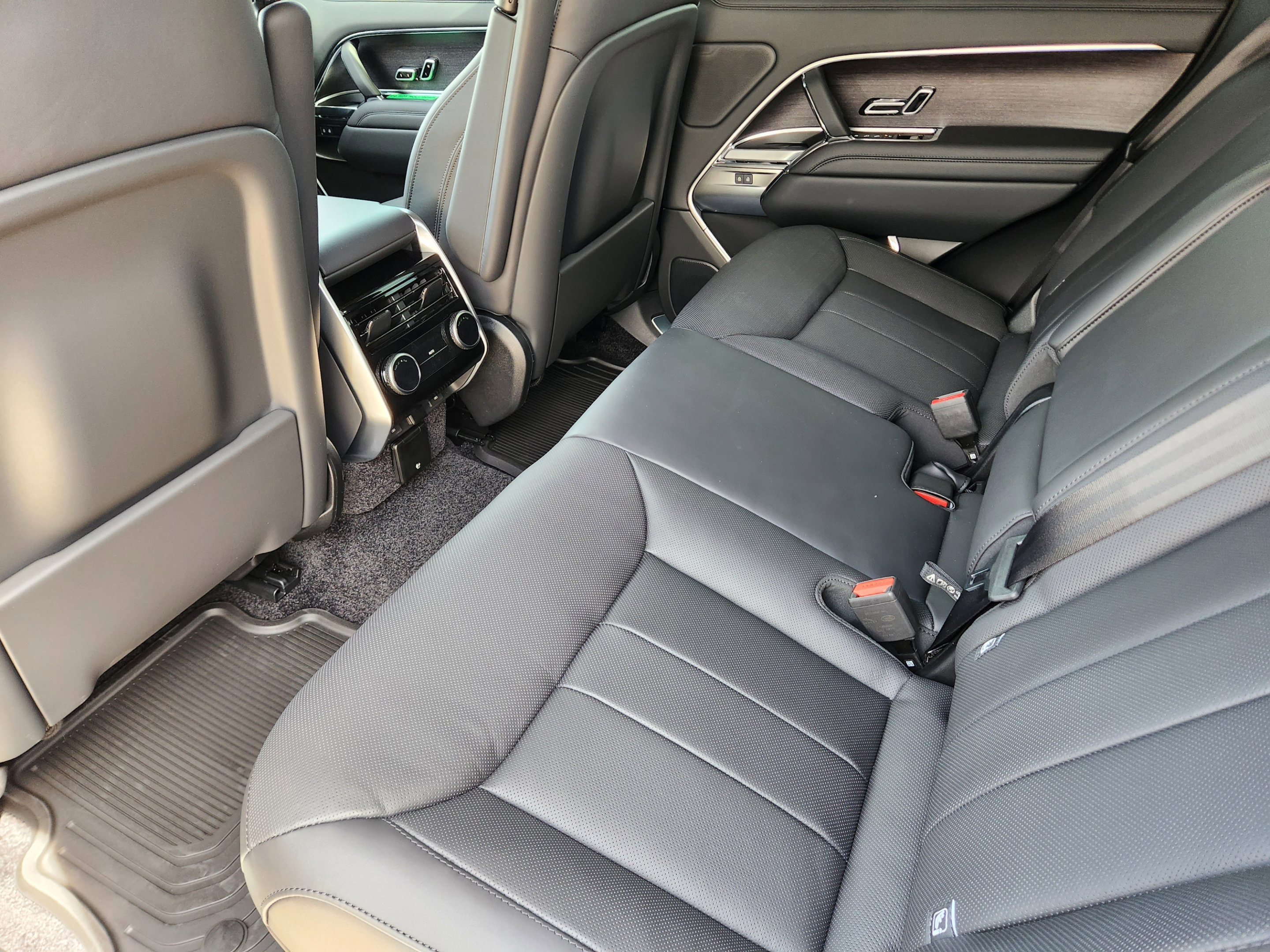 New 2026 Land Rover Range Rover SE AWD/4WD image 24