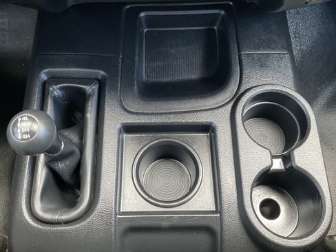 Used 2013 RAM 2500 Tradesman w/ Chrome Appearance Group AWD/4WD image 16