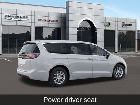 New 2026 Chrysler Voyager LX image 4