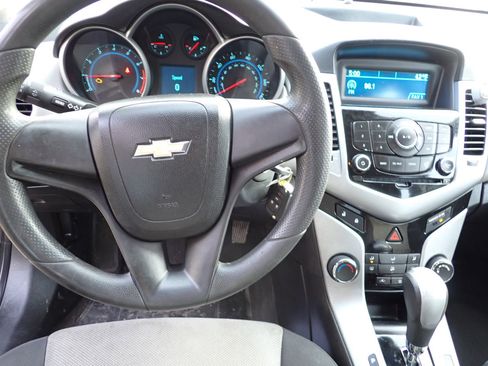 Used 2012 Chevrolet Cruze LS image 30