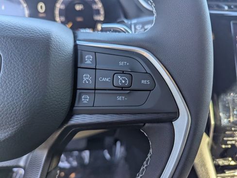 Used 2025 Jeep Grand Cherokee Laredo X w/ Trailer Tow Package image 29