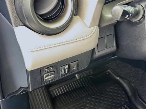 Used 2018 Toyota RAV4 XLE image 6