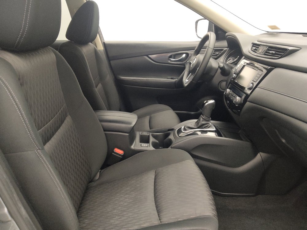 Used 2020 Nissan Rogue SV FWD image 21