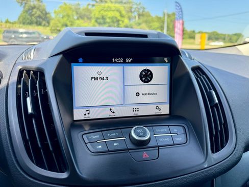 Used 2017 Ford Escape SE w/ Equipment Group 201A AWD/4WD image 37