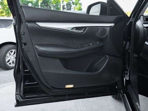 Used 2019 INFINITI QX50 Luxe w/ Navigation Package image 29