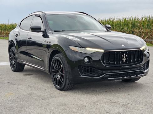 Used 2018 Maserati Levante AWD/4WD image 3