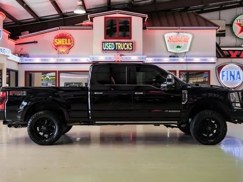 Used 2020 Ford F250 Platinum w/ FX4 Off-Road Package AWD/4WD image 10