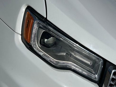 Used 2017 Jeep Grand Cherokee Overland image 26