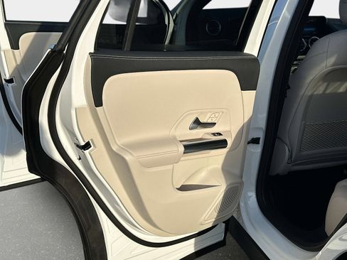 New 2026 Mercedes-Benz GLA 250 image 12