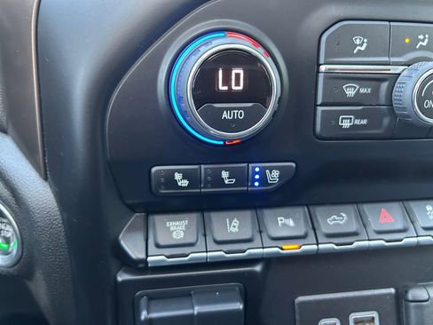 Used 2022 Chevrolet Silverado 3500 High Country image 37