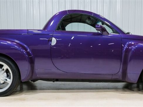Used 2004 Chevrolet SSR w/ Preferred Equipment Group RWD image 22