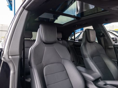 Certified 2025 Porsche Macan Electric RWD image 34