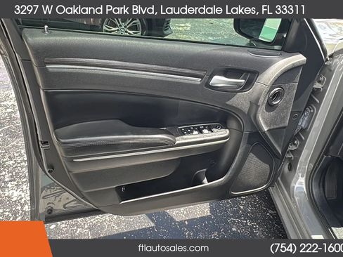 Used 2019 Chrysler 300 Touring w/ Sport Appearance Package RWD image 17
