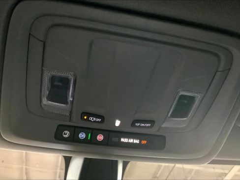 Used 2021 Chevrolet Silverado 1500 Custom image 32