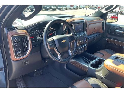 Used 2022 Chevrolet Silverado 1500 High Country w/ Technology Package image 16