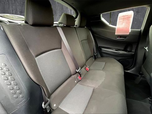 Used 2019 Toyota C-HR XLE image 20