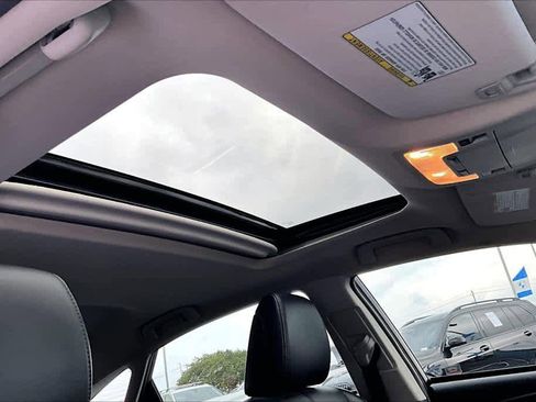 Used 2017 Toyota Avalon XLE Premium image 34