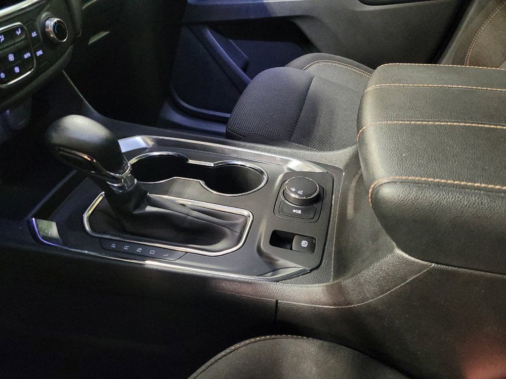 Used 2021 Chevrolet Traverse LT FWD image 26