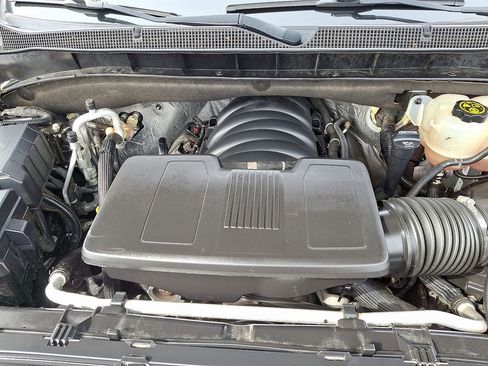 Used 2021 Chevrolet Suburban LS image 30