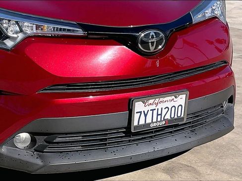 Used 2018 Toyota C-HR XLE image 29
