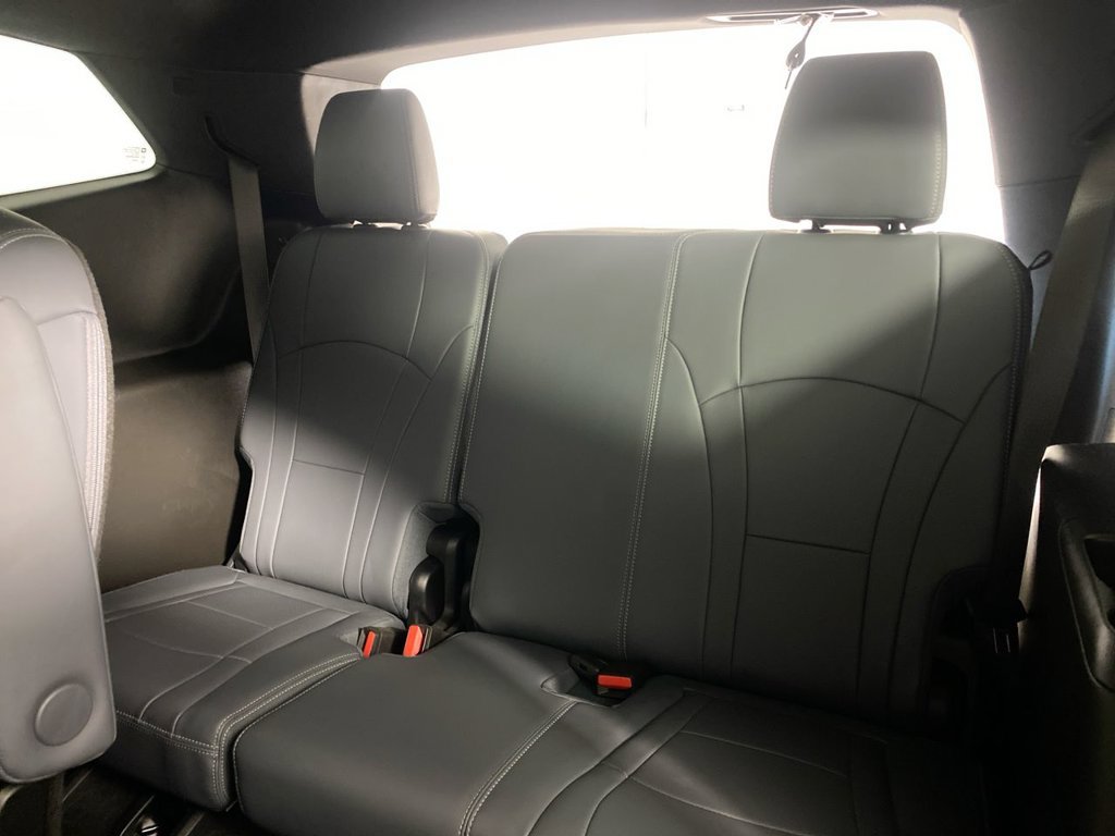 Used 2024 Buick Enclave Essence w/ Experience Buick Package FWD image 23