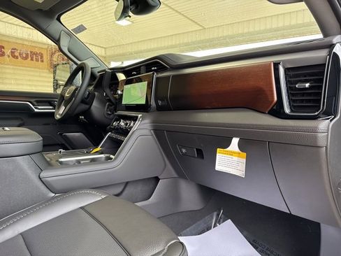 New 2026 GMC Sierra 3500 Denali w/ Denali Reserve Package image 26