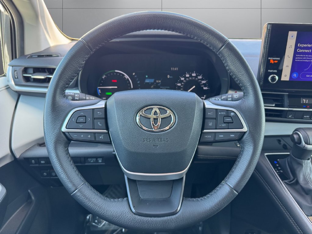 Certified 2025 Toyota Sienna XLE AWD/4WD image 13