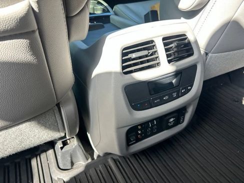 Used 2017 Honda Pilot Touring image 13