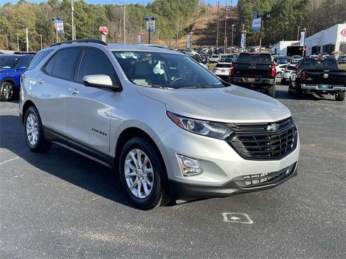 Certified 2018 Chevrolet Equinox LT w/ Sun & Infotainment Package image 6