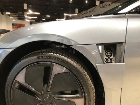 Used 2024 Lucid Air Pure image 9