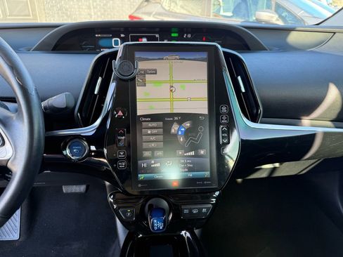 Used 2018 Toyota Prius Prime Advanced image 31