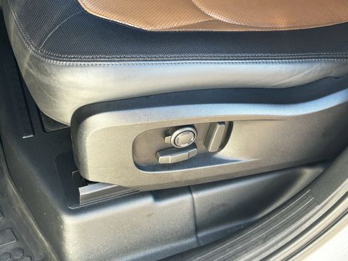 Used 2023 Land Rover Defender 110 X-Dynamic SE image 20