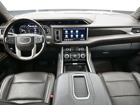 Used 2021 GMC Yukon XL Denali w/ Denali Premium Package image 25