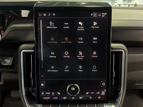 Certified 2025 GMC Yukon Denali image 21