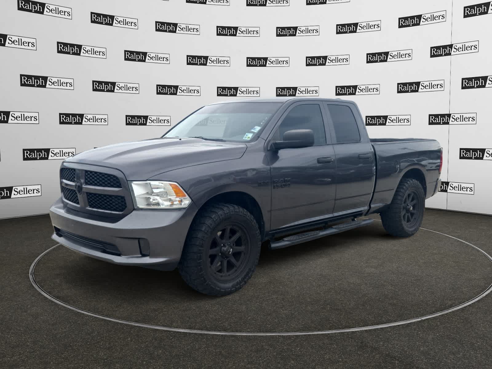 Used 2015 RAM 1500 Express RWD image 2