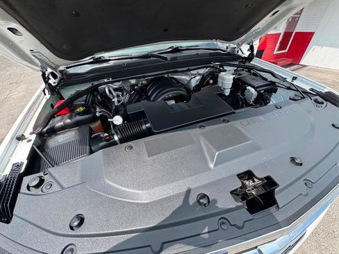 Used 2015 Chevrolet Suburban LT RWD image 34
